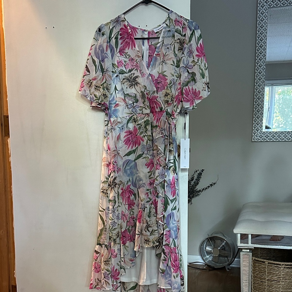 NWT Calvin Klein Floral Wrap Dress- Size 8